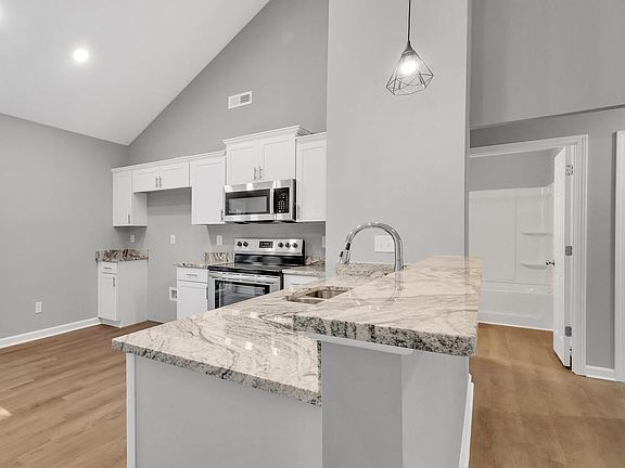 5th image of 623 Allison Ave