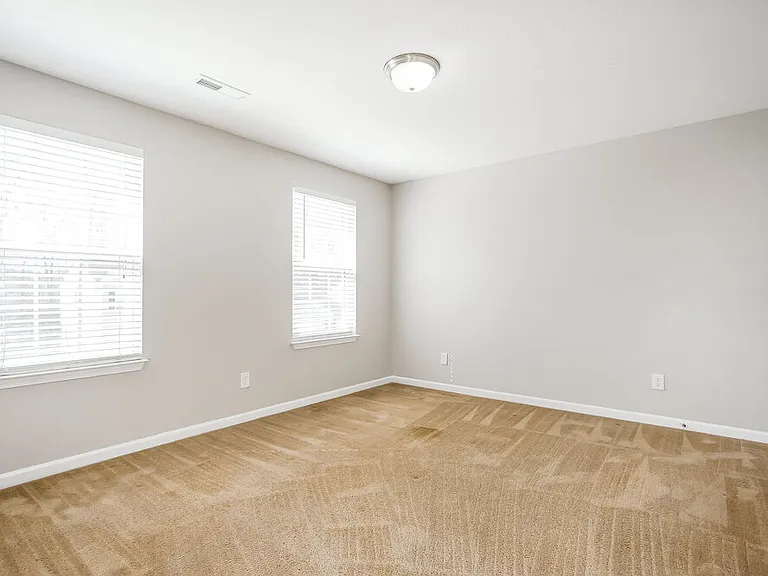 4745 Queen Pierrette St — Photo 16