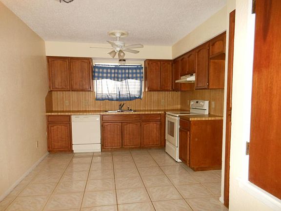 3rd image of 2737 Tumbleweed Dr