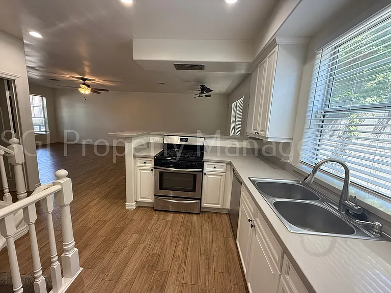 942 S Ash Ave #108 — Photo 4