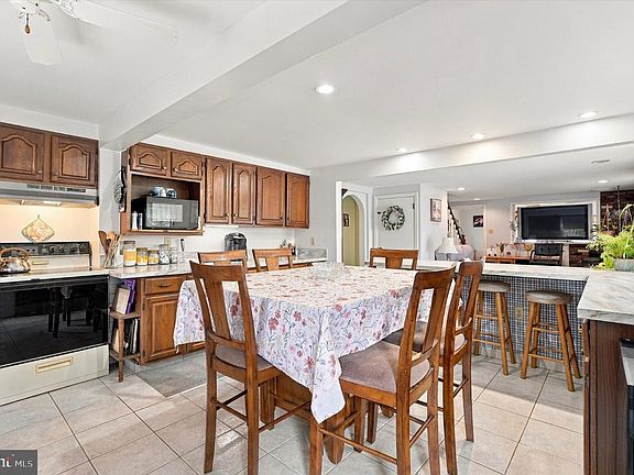4th image of 43 Greene Rd