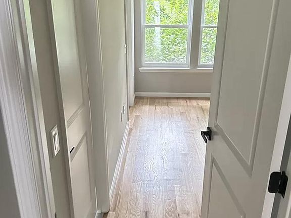 4th image of 54 Holland St #2