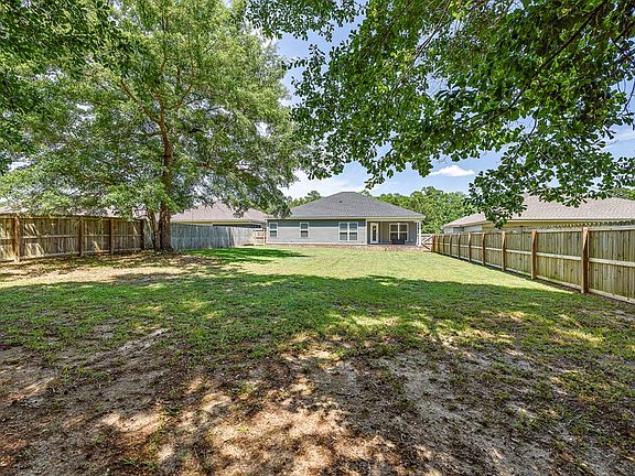 3rd image of 522 Birchwood Ln