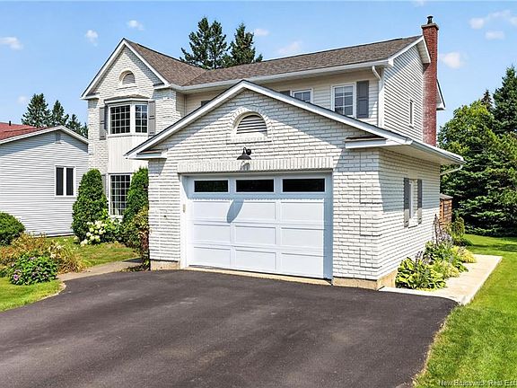 3rd image of 23 Glendale Cres