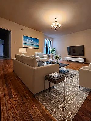 2nd image of 44 W 75th St APT 3B