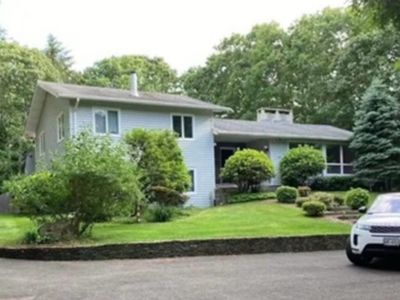 83 Straight Path, Southampton, NY, 11968