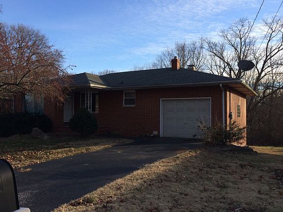3rd image of 115 Crestview Dr