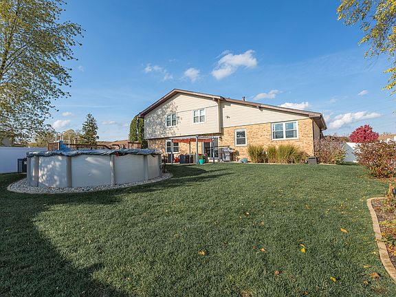 4th image of 17174 Highwood Dr