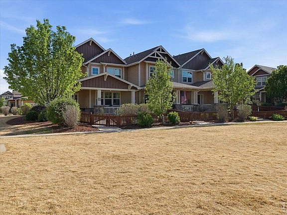 3rd image of 2065 Scarecrow Rd