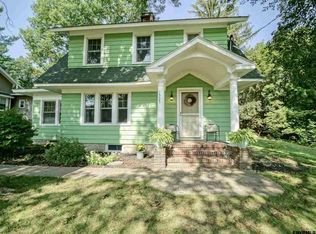 1505 Van Antwerp Rd, Niskayuna, NY 12309