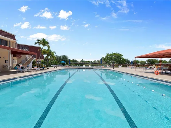 102 Amherst Lane, Greenacres, FL 33467