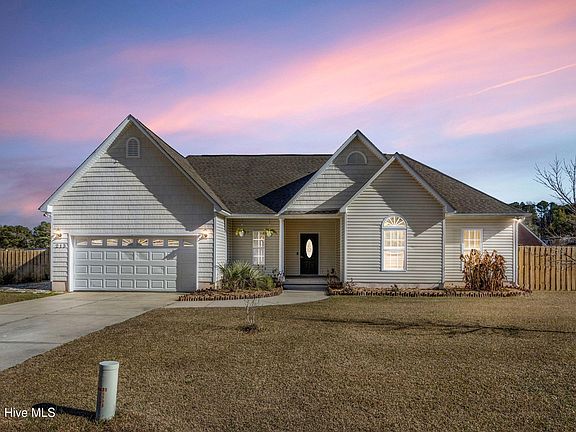 2nd image of 213 Lakeside Drive