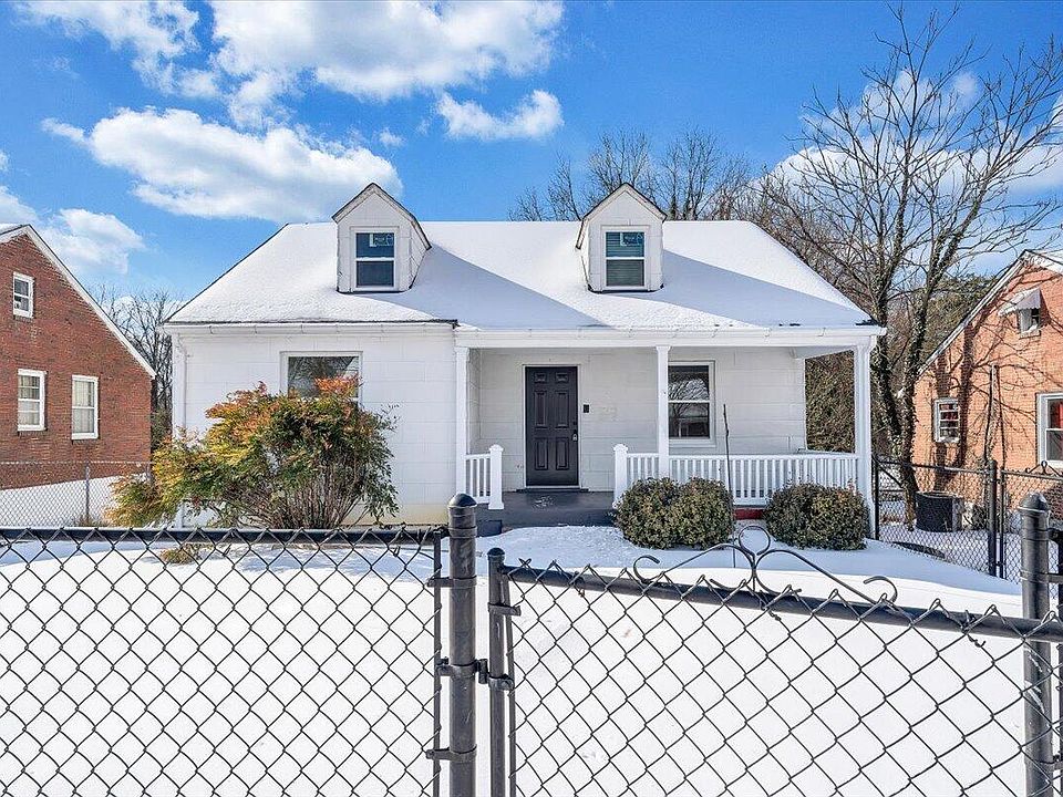 1st image of 1036 Hunt Ave NW