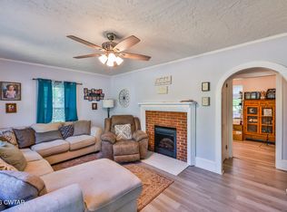 21230 Seminary St, Hollow Rock, TN 38342