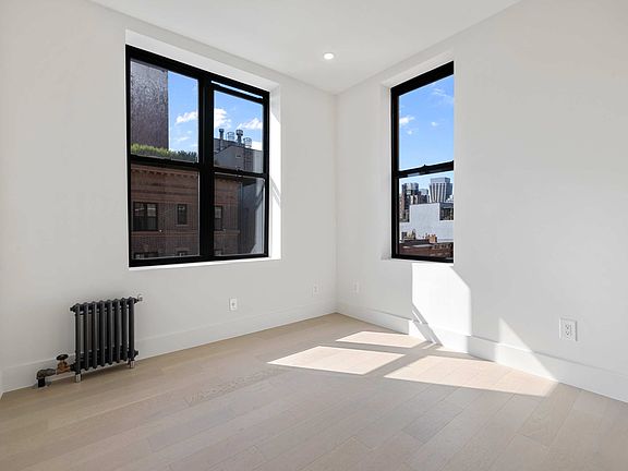 4th image of 301 W 22nd St APT 22