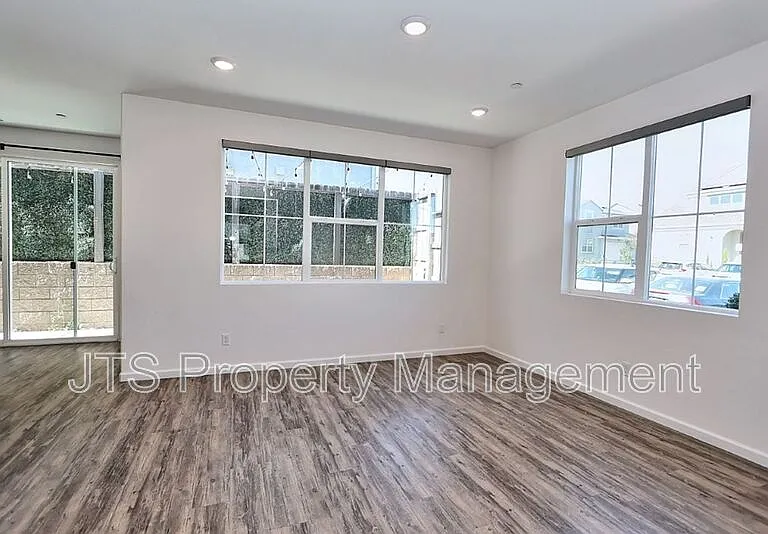 3217 Sunny Gate Ln — Photo 17