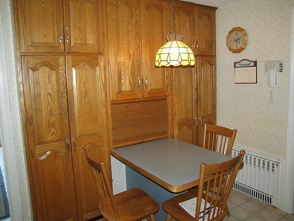 5th image of 169 Nahatan St
