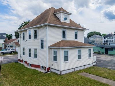 674 N Broadway St, East Providence, RI, 02914
