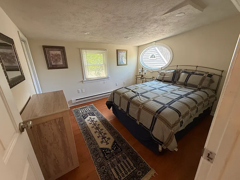 1407 Central Ave E — Photo 8