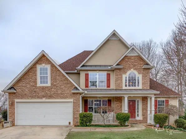141 Crestwood Ct, Hampton, GA 30228