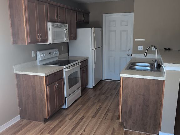 295 Limestone Circle - 6_02212025