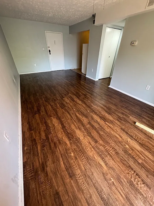 1 bed, 1.0 bath, $895 — Photo 3