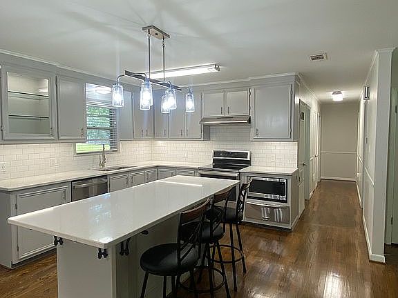 5th image of 1506 Weidner St