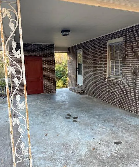 5442 Oakcrest Rd — Photo 2