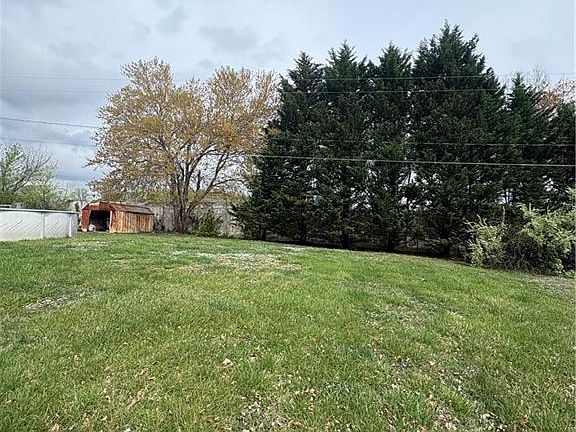 2nd image of 165 Gilda Dr