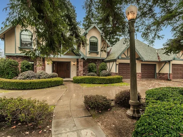 7266 N Sequoia Dr, Fresno, CA 93711