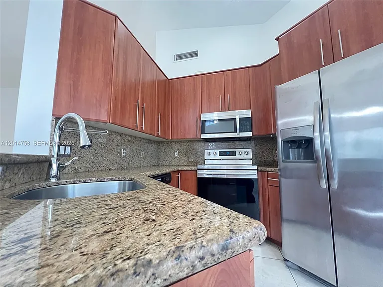 465 Somerset Way — Photo 14
