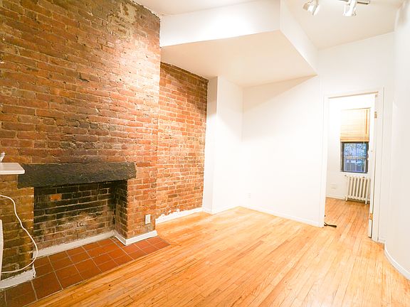 2nd image of 442 W 45th St APT 1RE