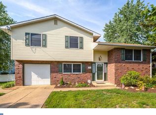 601 Dartmouth Ave, Cinnaminson, NJ 08077