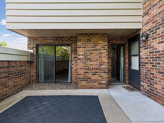 4th image of 3680 Independence Ave S APT 10
