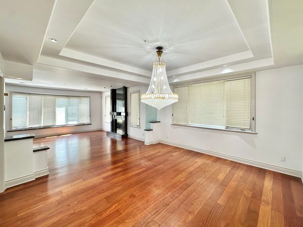 6 bedroom rental in Vancouver — photo 7