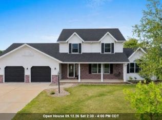 2820 Blue Spruce Dr, Green Bay, WI 54311