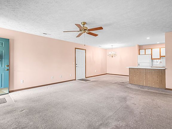 5th image of 673 Villa Dr