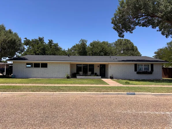 901 2nd St, Plains, TX 79355
