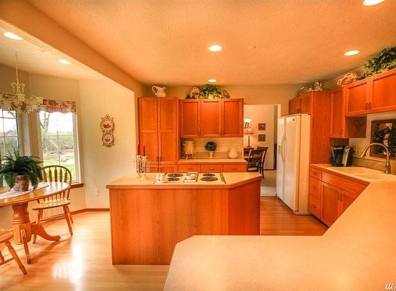 5th image of 300 SE Currie Way