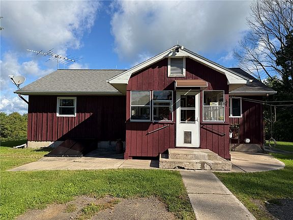 3rd image of 379 Watrus Rd