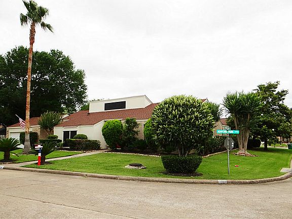 3rd image of 3014 Ashford Bend Dr