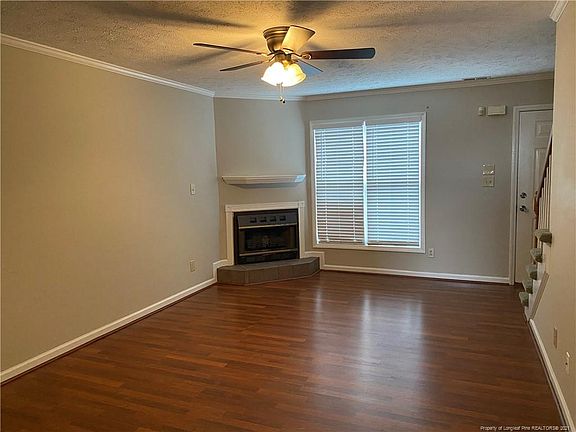 3rd image of 439 Cityview Ln