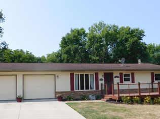 1101 Settlers Ln, Denison, IA 51442