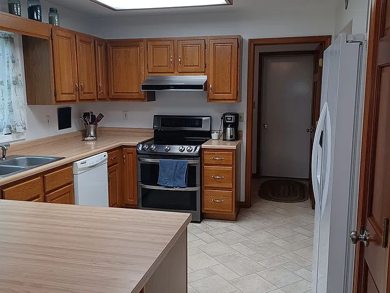 1021 Edgewood Dr — Photo 9