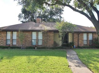 2722 Green Oaks Dr, Garland, TX 75040