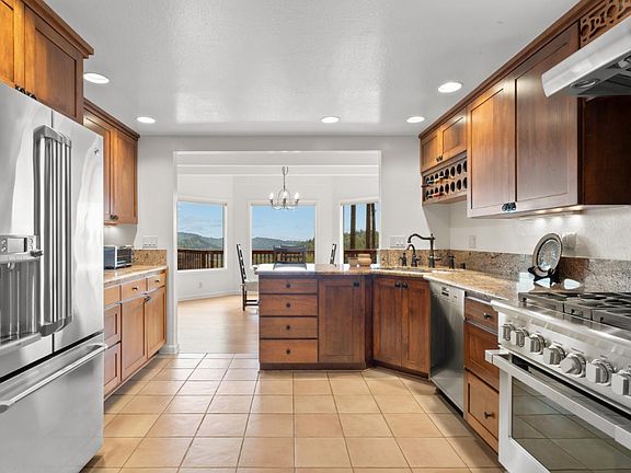 3rd image of 480 Quail Ridge Rd