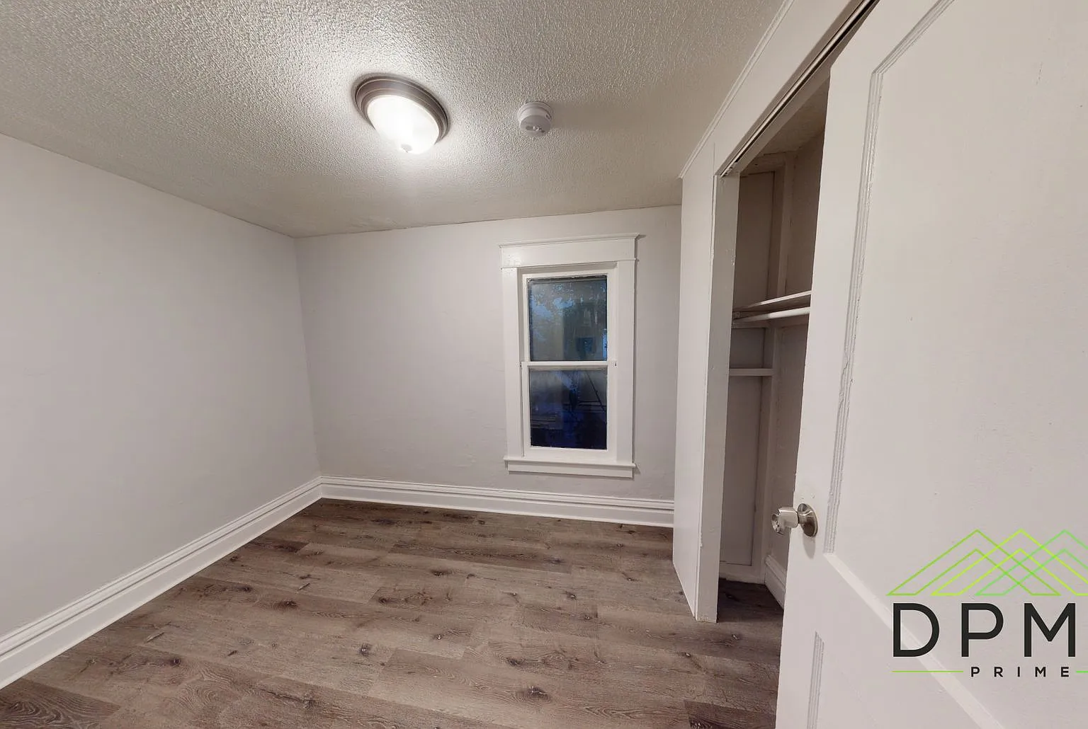 Welcome to 214 E Elm Lansing, MI 48910!! — Photo 1