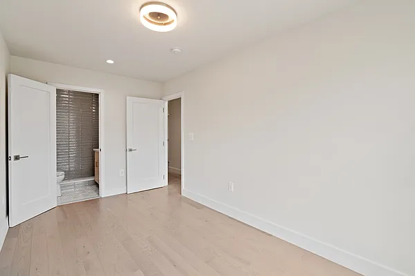 Rented by Nest Seekers International | media 8