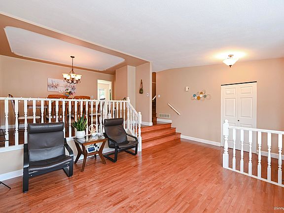 4th image of 14961 86a Ave