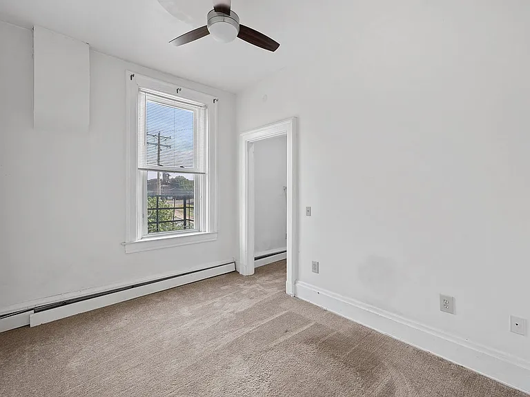 2419 Vine St #5 — Photo 9